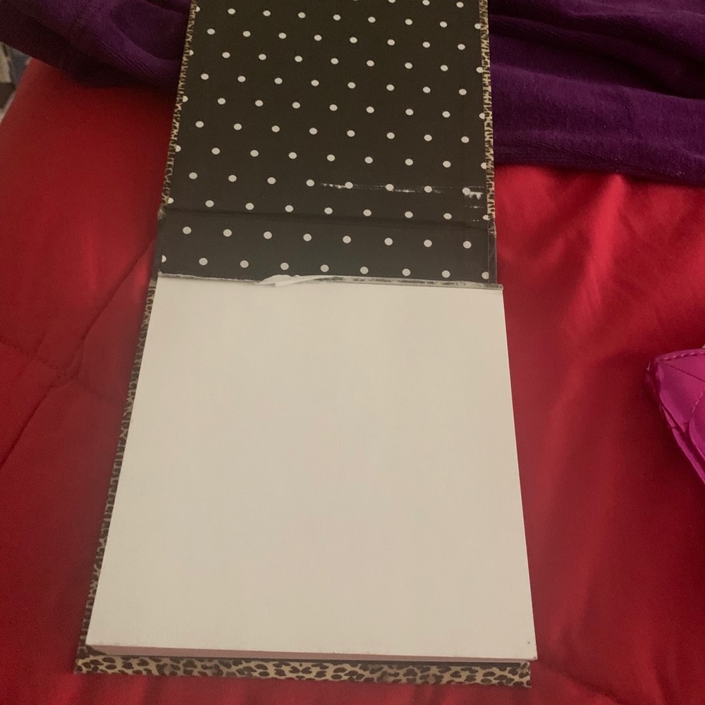 Makeup cases & note pad - Picture 3 of 10